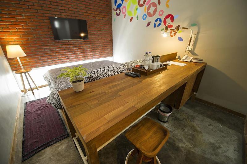 Lokal Hotel & Restaurant Kejayan Exterior photo