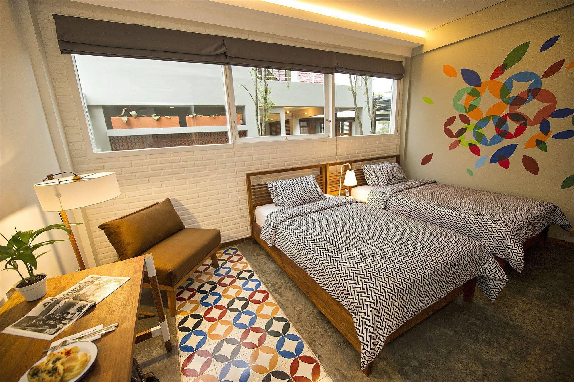 Lokal Hotel & Restaurant Kejayan Exterior photo