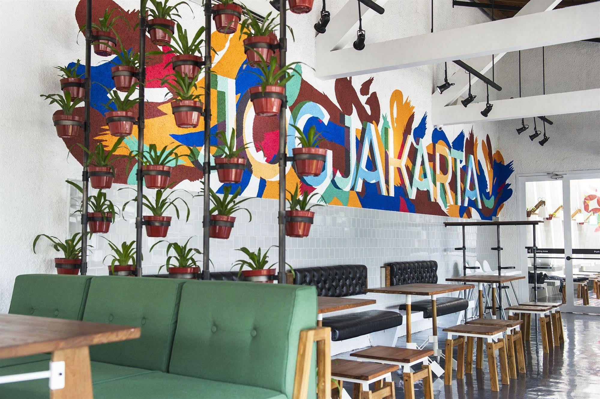 Lokal Hotel & Restaurant Kejayan Exterior photo