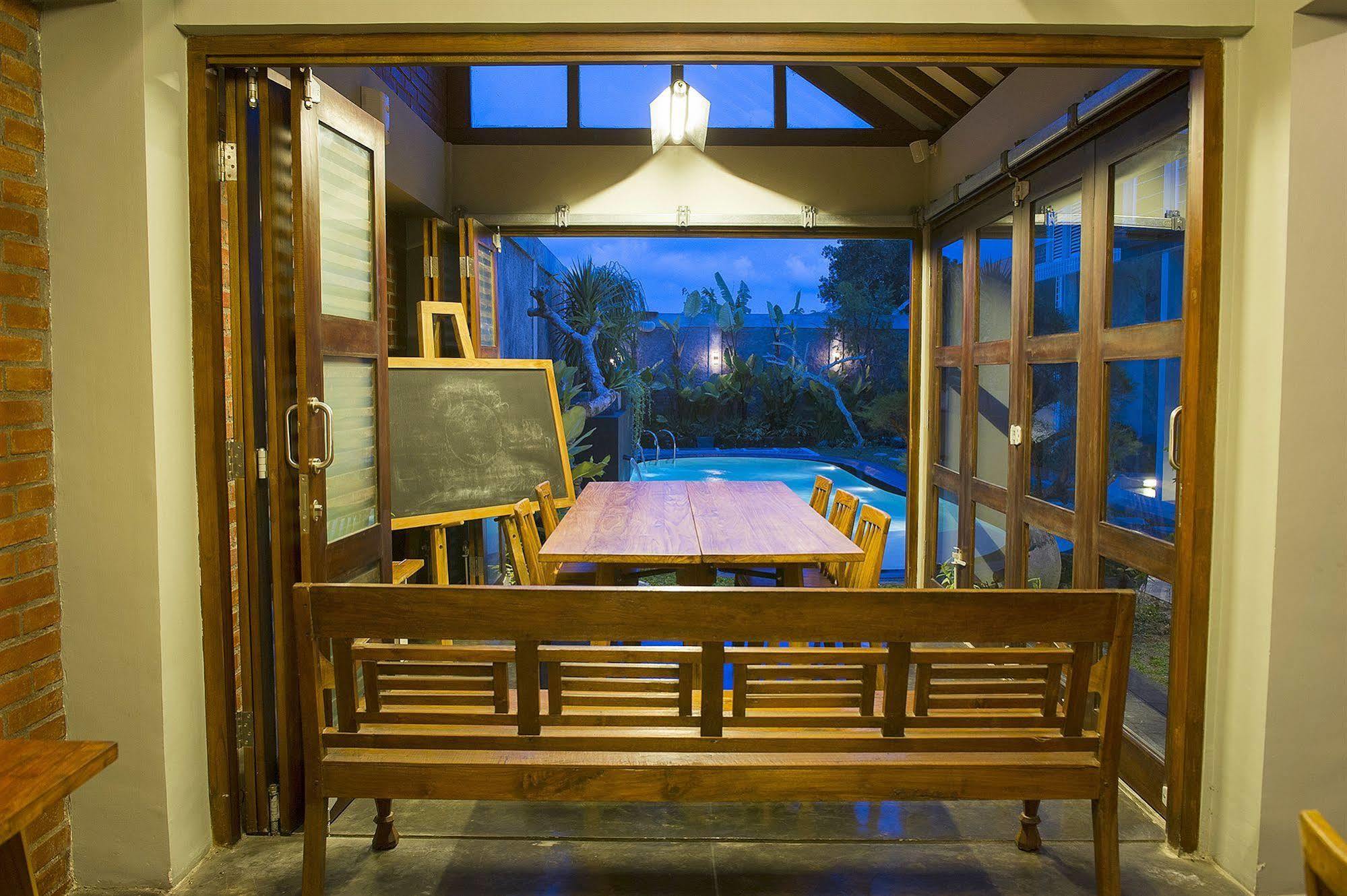 Lokal Hotel & Restaurant Kejayan Exterior photo